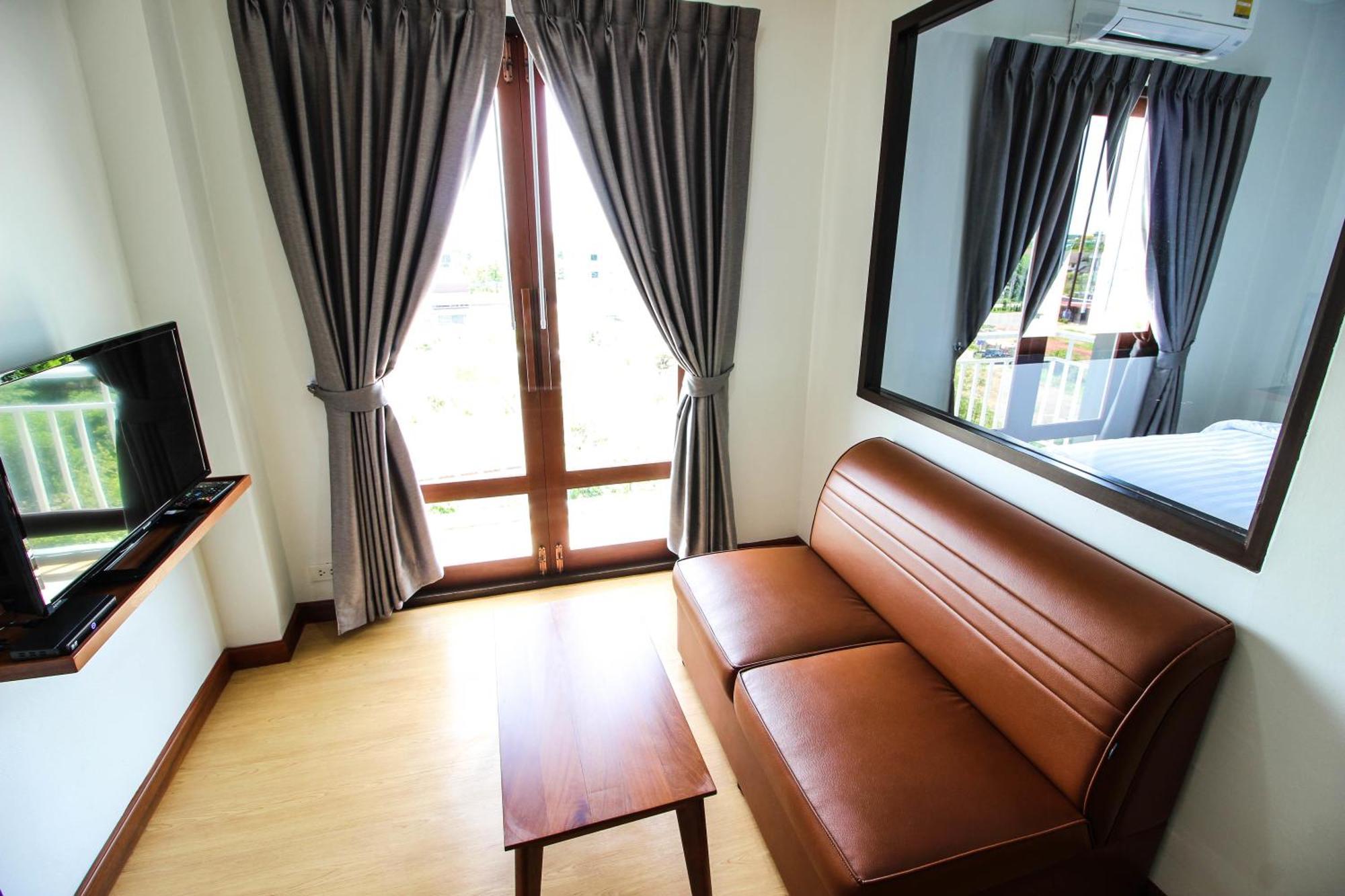 Tai-Shan Suites Ratchaburi Oda fotoğraf