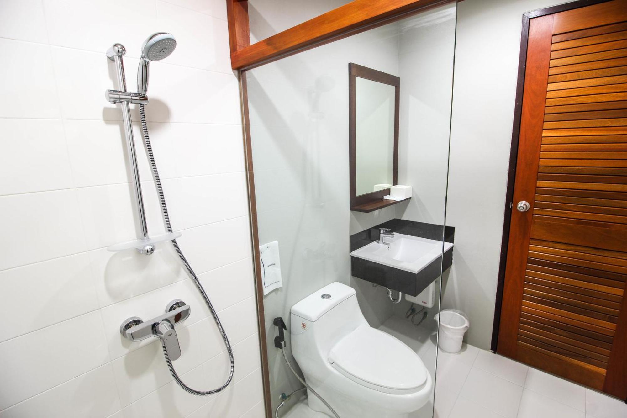 Tai-Shan Suites Ratchaburi Oda fotoğraf