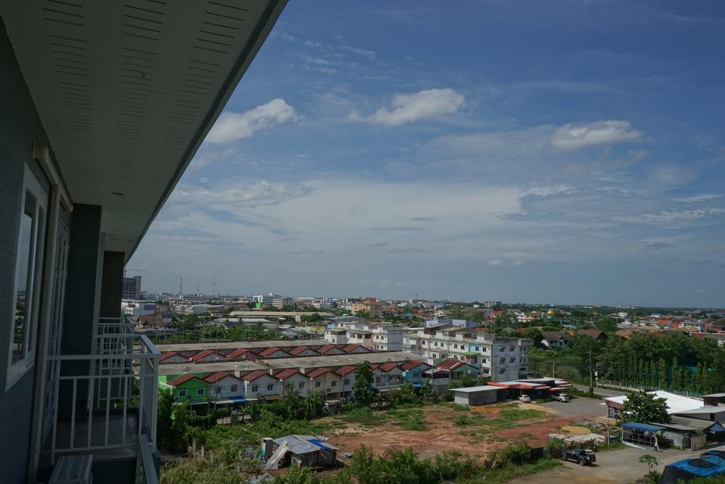 Tai-Shan Suites Ratchaburi Dış mekan fotoğraf